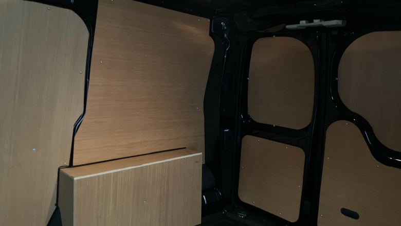 Volkswagen Caddy Cargo C20 Diesel 2.0 TDI 122PS Commerce Pro Van DSG [Tech Pack]